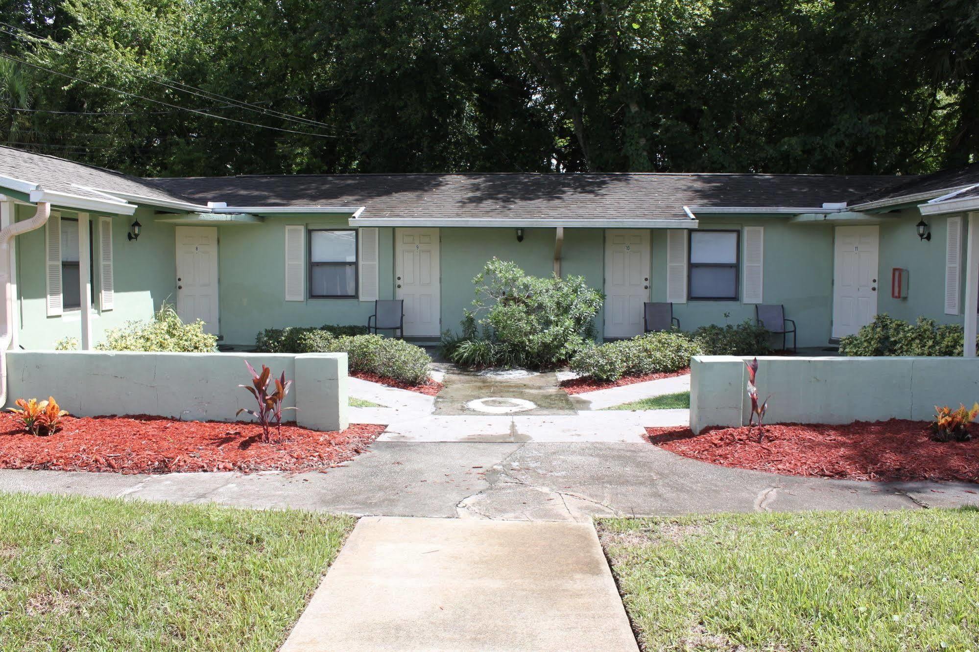 Travel Inn Of Titusville Frontenac Exterior photo